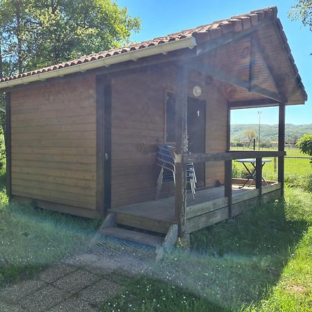 Les Chalets Guinguette Capdenac-Gare Bagian luar foto