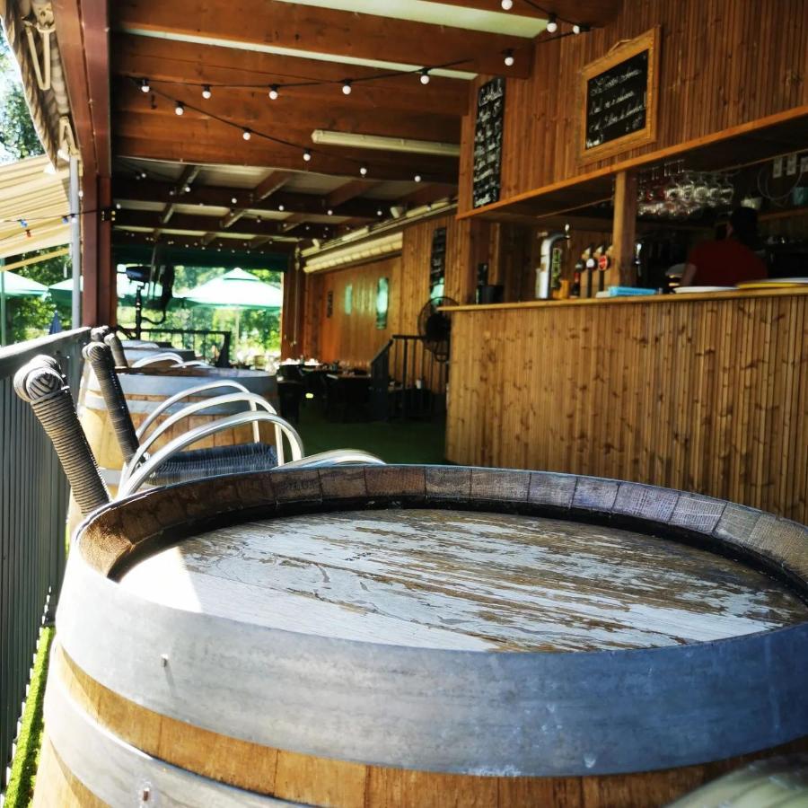 Les Chalets Guinguette Capdenac-Gare Bagian luar foto