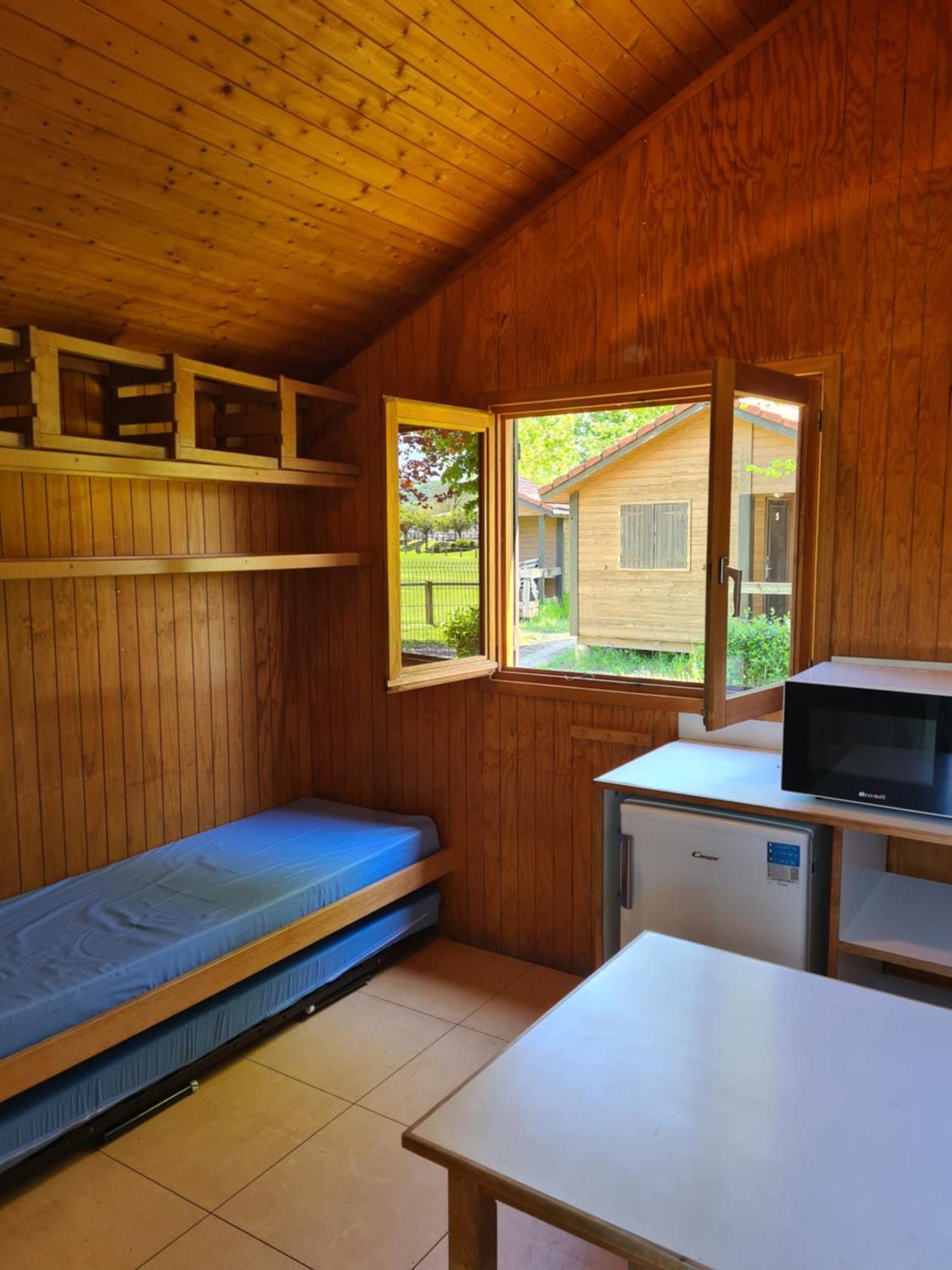 Les Chalets Guinguette Capdenac-Gare Bagian luar foto