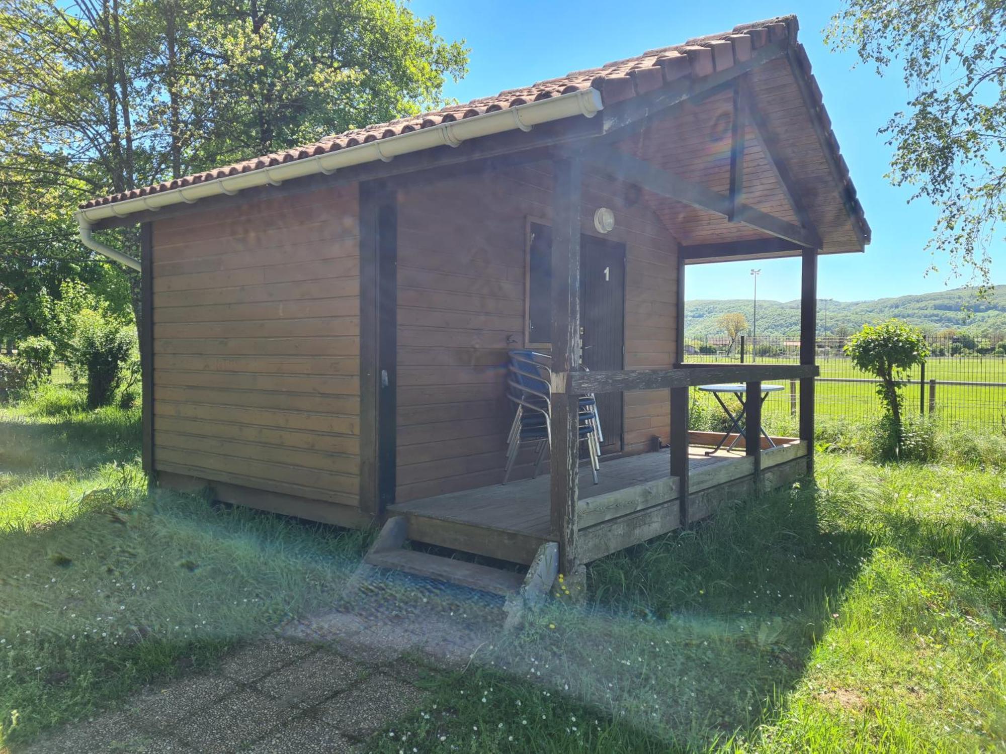 Les Chalets Guinguette Capdenac-Gare Bagian luar foto
