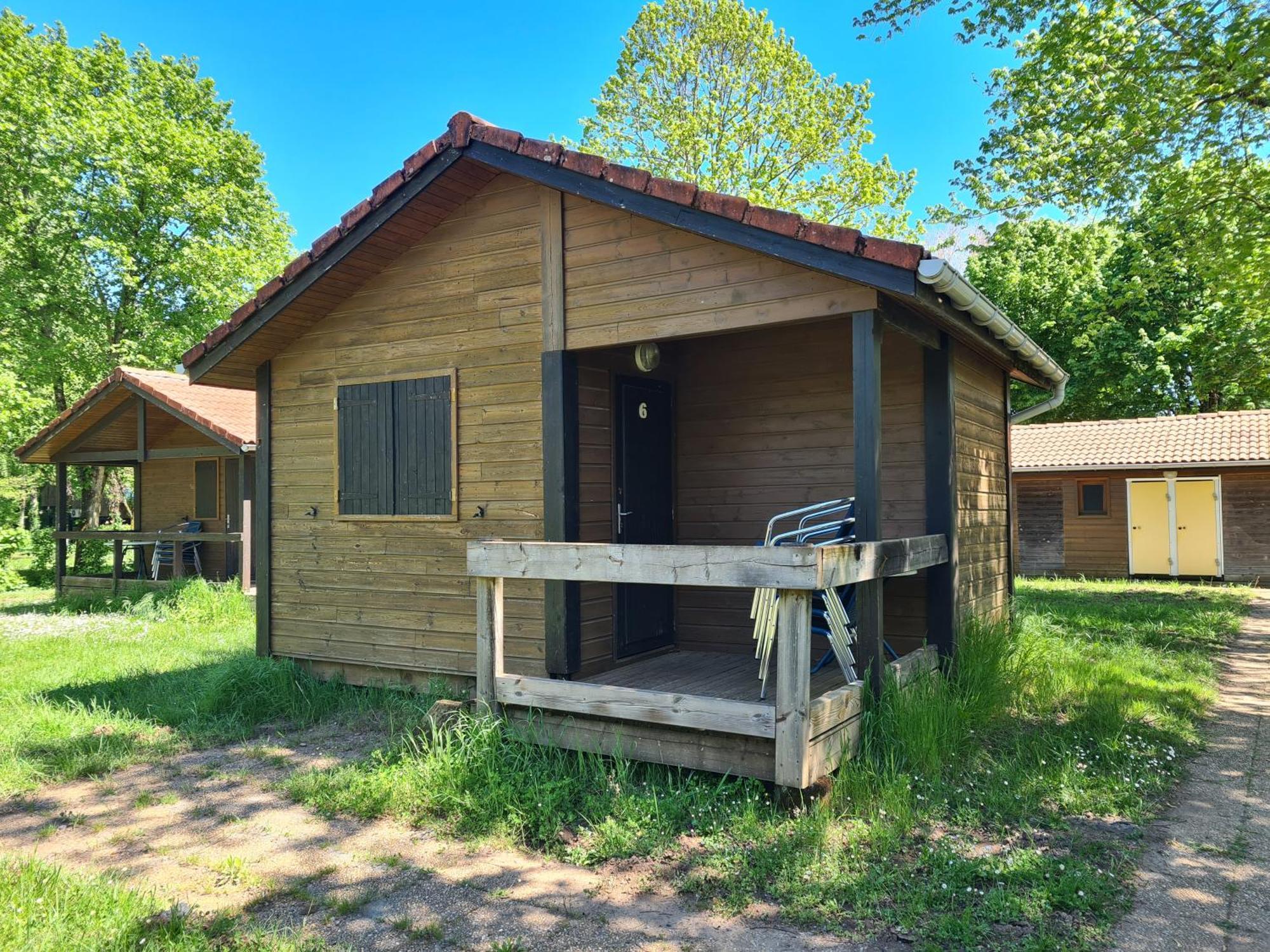 Les Chalets Guinguette Capdenac-Gare Bagian luar foto